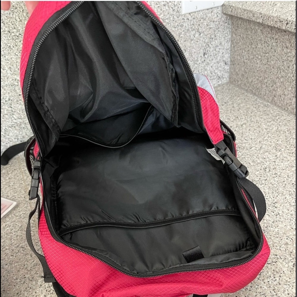 Pink cycling backpack. - Picture 3 of 7